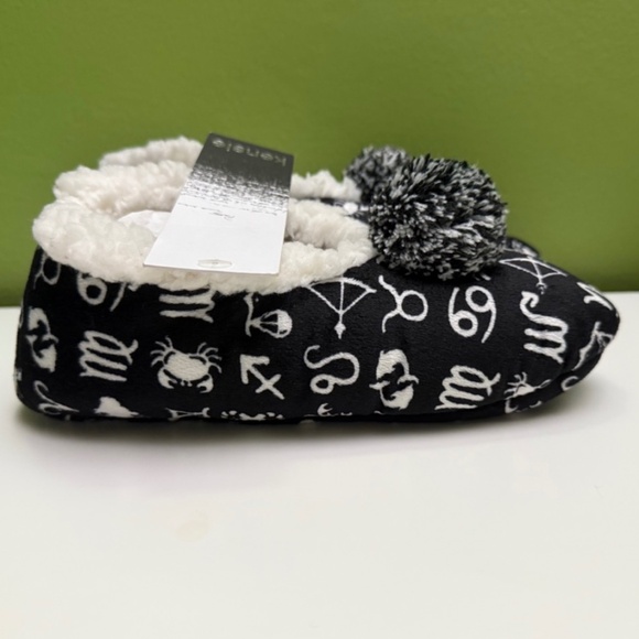 Kensie Slipper Sock with Pom Pom - Picture 2 of 7